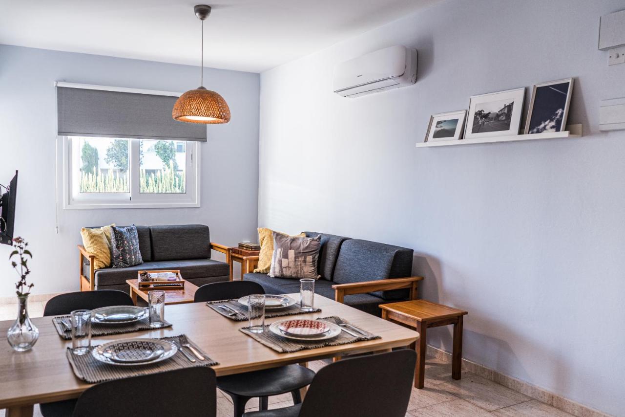 Anemomylos Guesthouse Paralimni Buitenkant foto